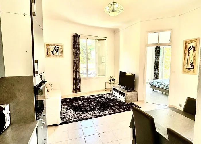 Апартаменти Menton: Superbe